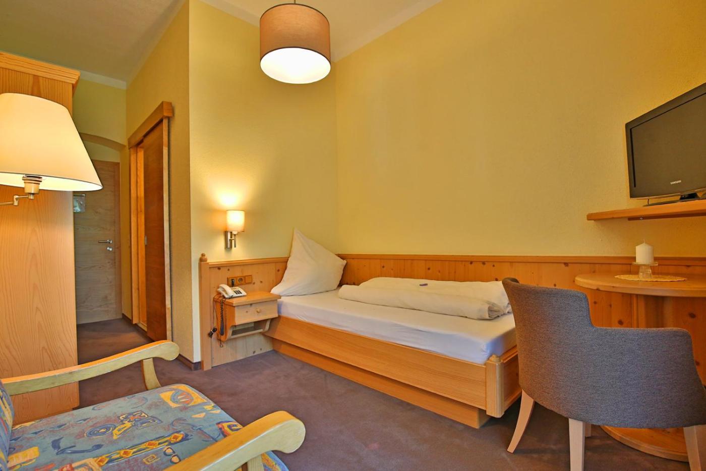 Hotel 3 Mohren Oetz Buitenkant foto