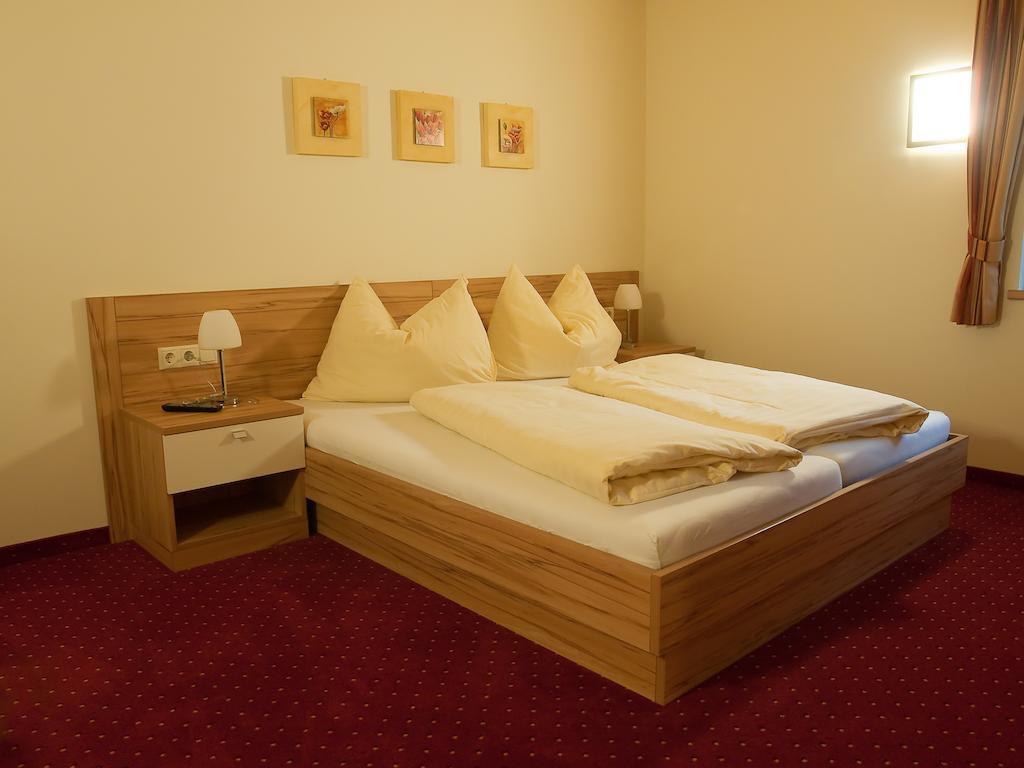 Hotel 3 Mohren Oetz Kamer foto
